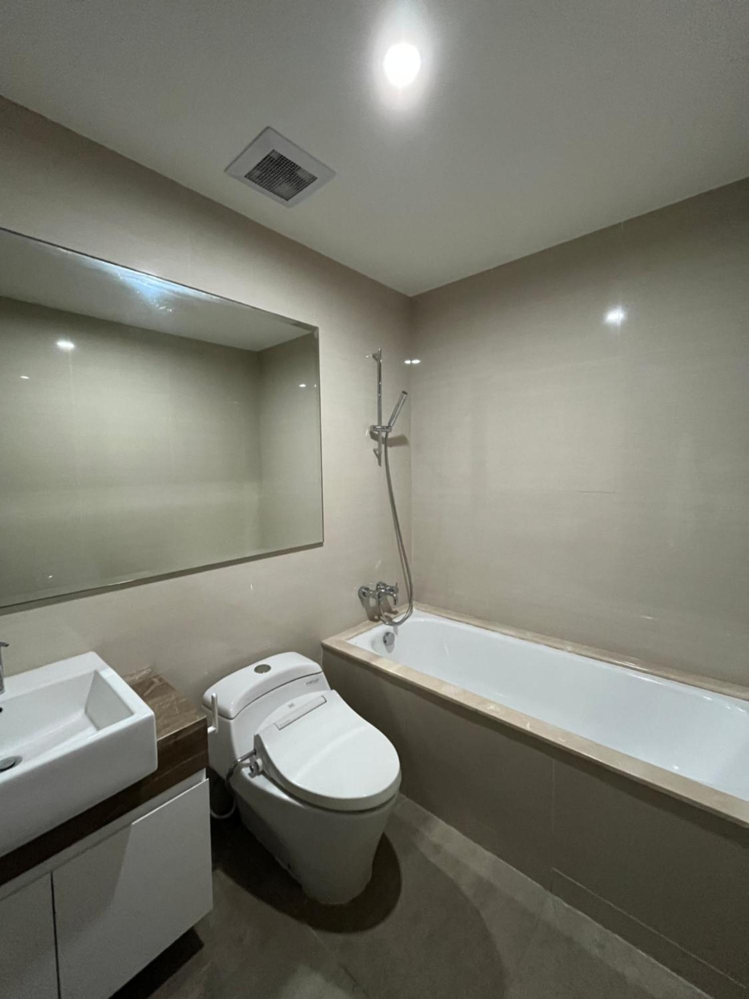2&1br Unit At Casa Grande - Kokas Mall